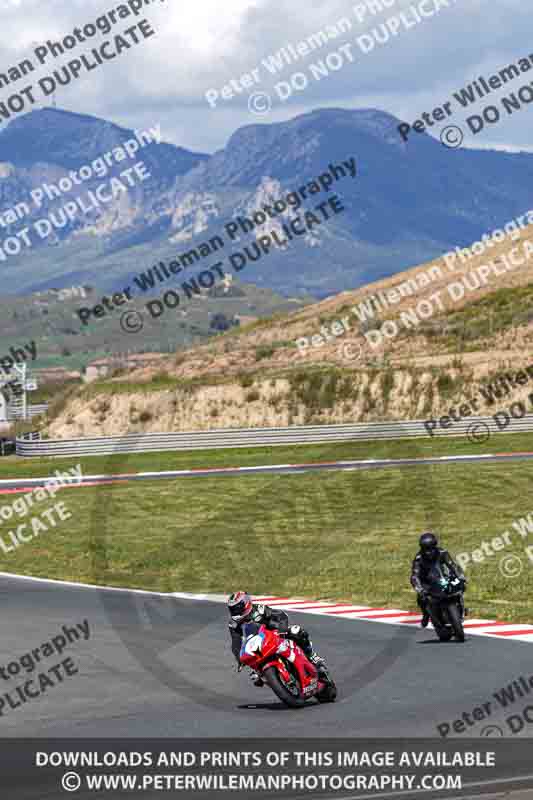 cadwell no limits trackday;cadwell park;cadwell park photographs;cadwell trackday photographs;enduro digital images;event digital images;eventdigitalimages;navarra;no limits trackdays;peter wileman photography;racing digital images;trackday digital images;trackday photos